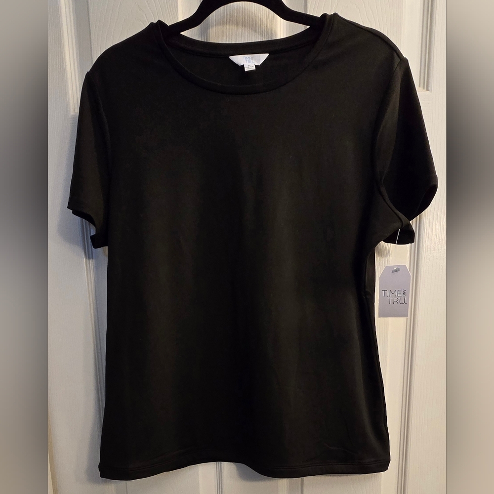Time and Tru Black T-Shirt